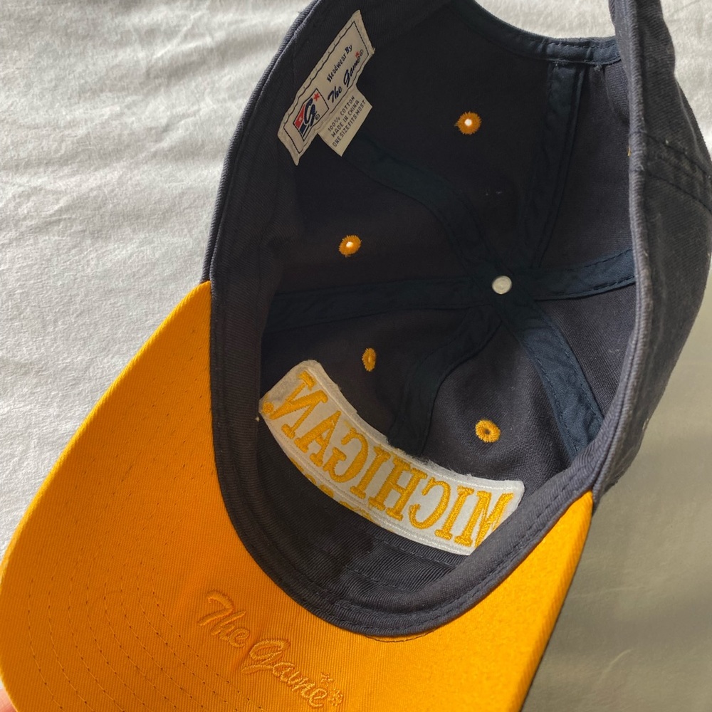 Michigan hat - Picture 3 of 3